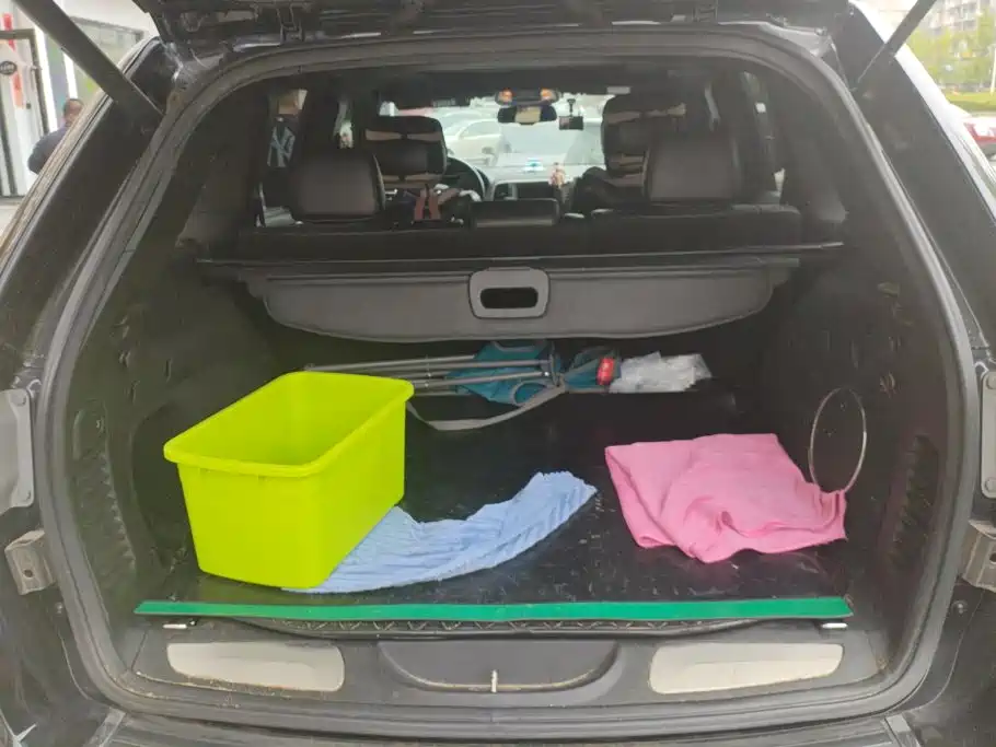 Jeep Grand Cherokee (Import) — миниатюра 4