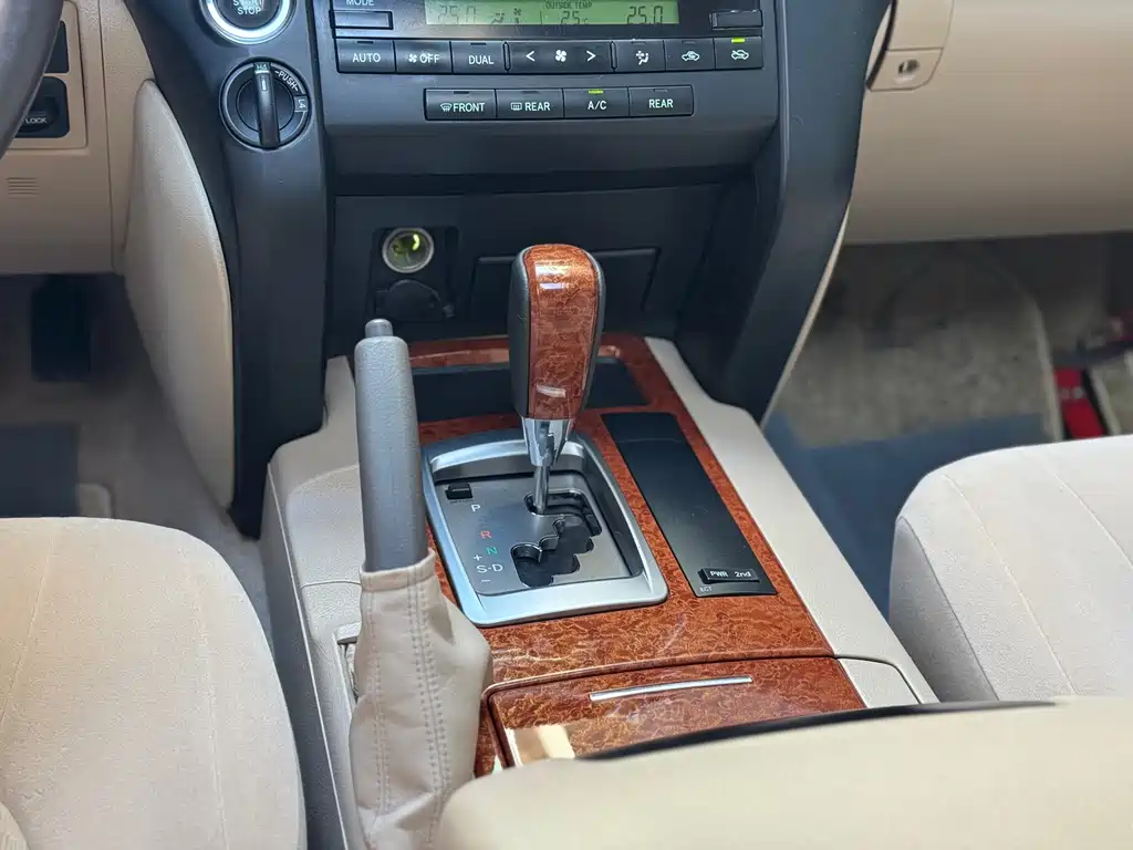 Toyota Land Cruiser — миниатюра 16