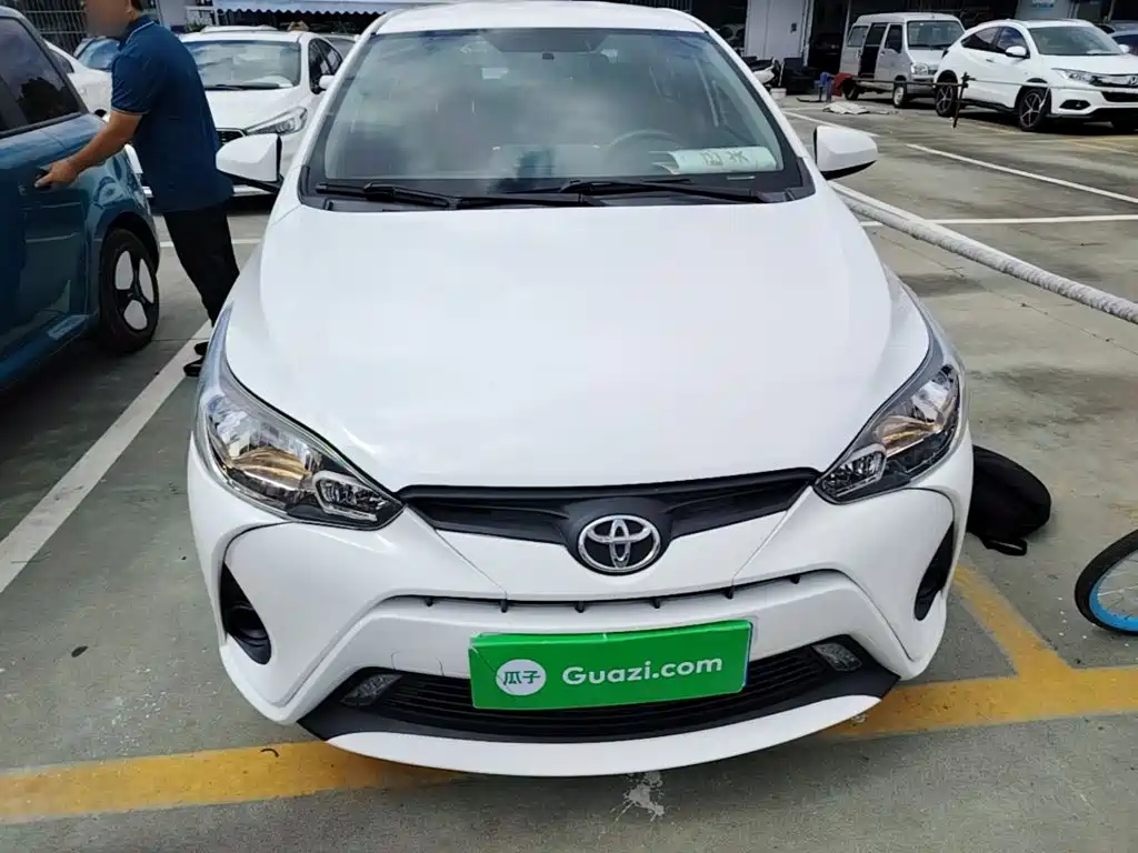 Toyota Yaris L — миниатюра 3