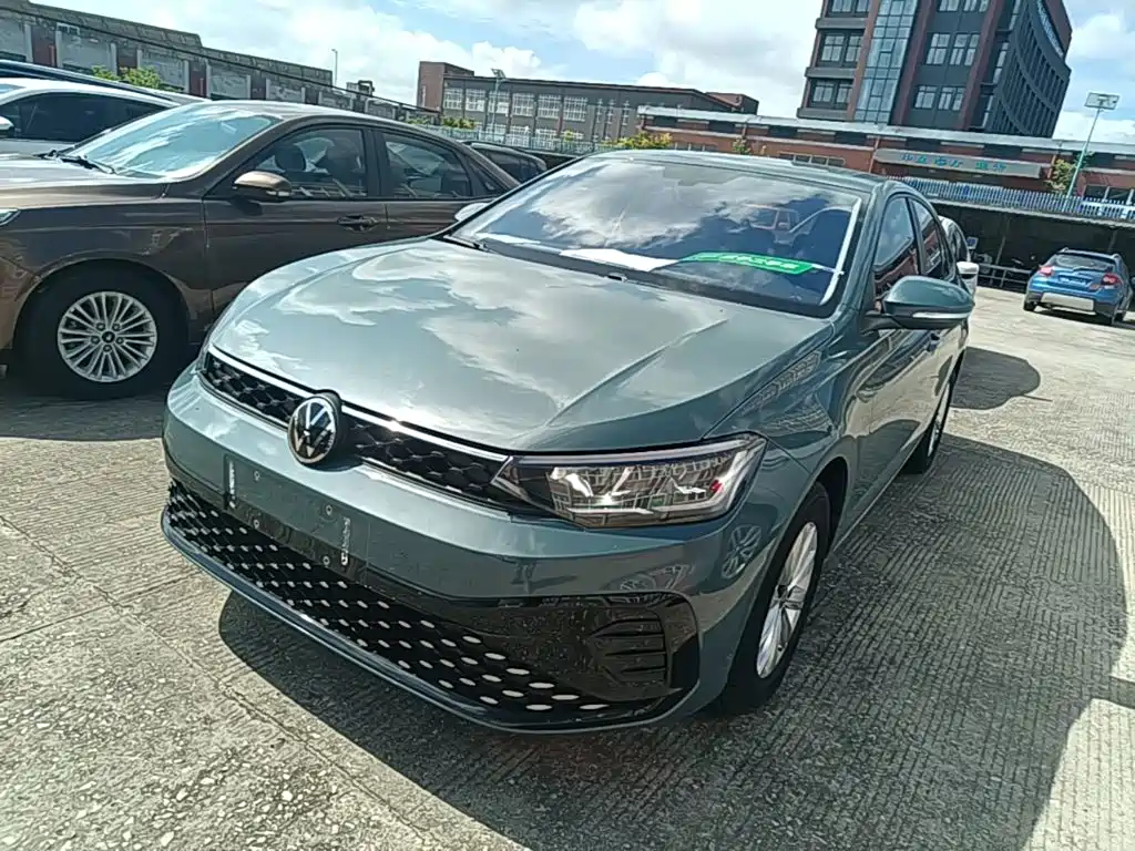 Volkswagen Lavida — миниатюра 2