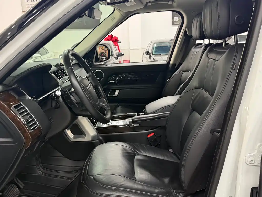 Land Rover Range Rover — миниатюра 6