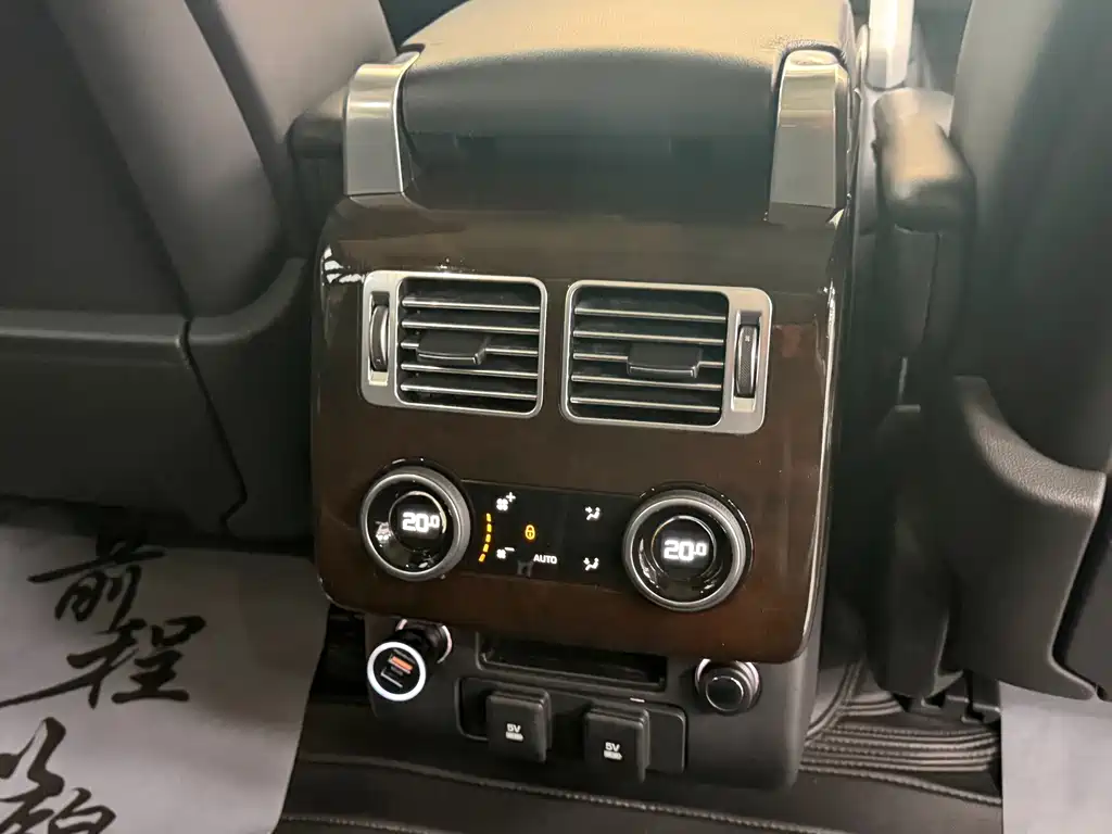 Land Rover Range Rover — миниатюра 17