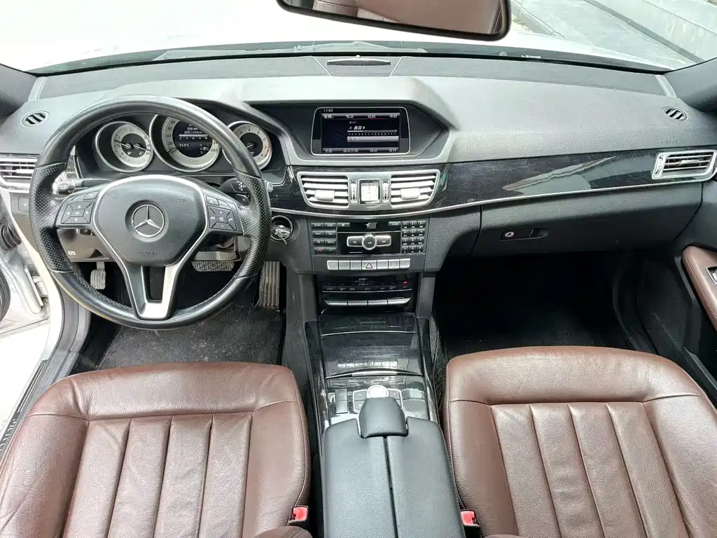 Mercedes-Benz E-Class — миниатюра 4