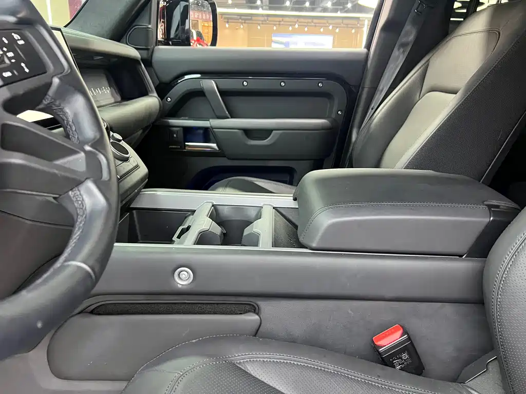 Land Rover Defender — миниатюра 6