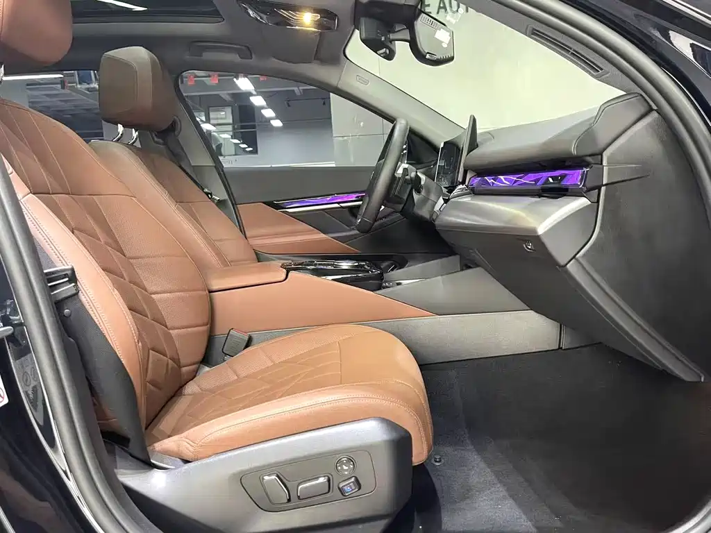 BMW 5 Series — миниатюра 6