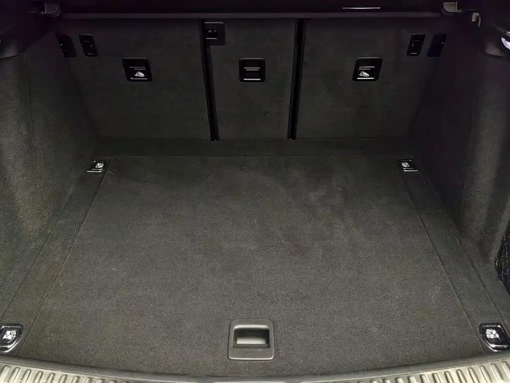 Porsche Macan — миниатюра 14