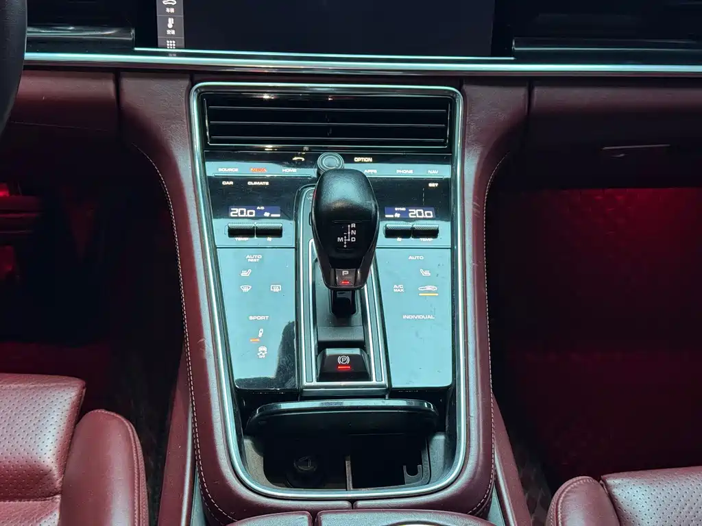 Porsche Panamera — миниатюра 8