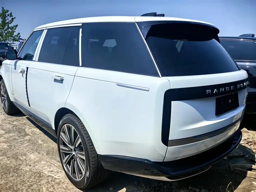 Land Rover Range Rover 2026 3.0 L6 400PS AB
