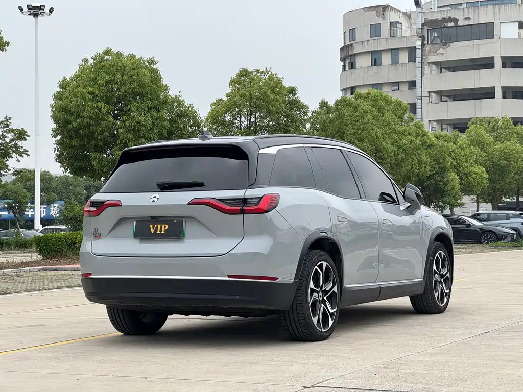 NIO ES8 2020 450KM мест