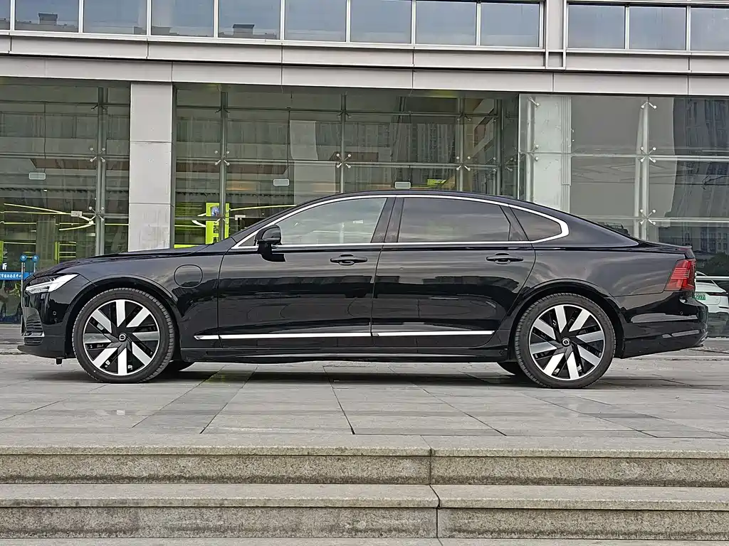 VOLVO S90 PLUG IN HYBRID