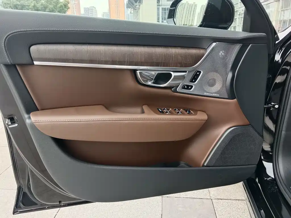 VOLVO S90 PLUG IN HYBRID