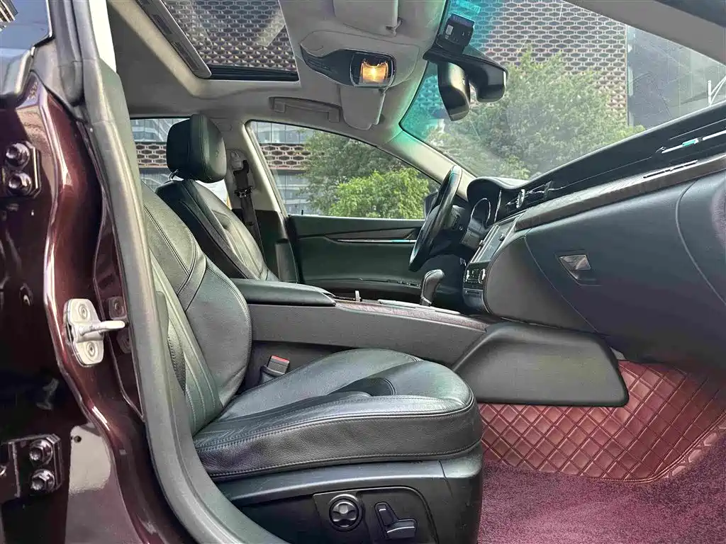 Maserati Quattroporte — миниатюра 6