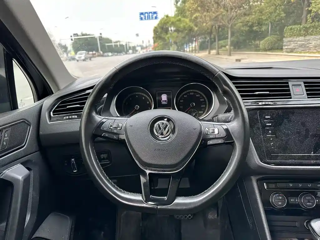 Volkswagen Tiguan L — миниатюра 10