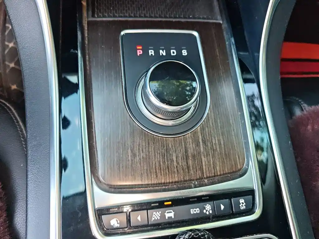 Jaguar XFL — миниатюра 7