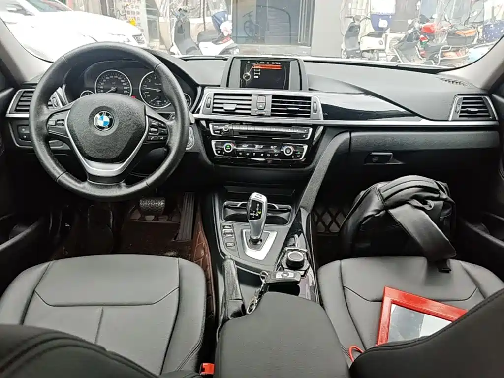 BMW 3 Series — миниатюра 10
