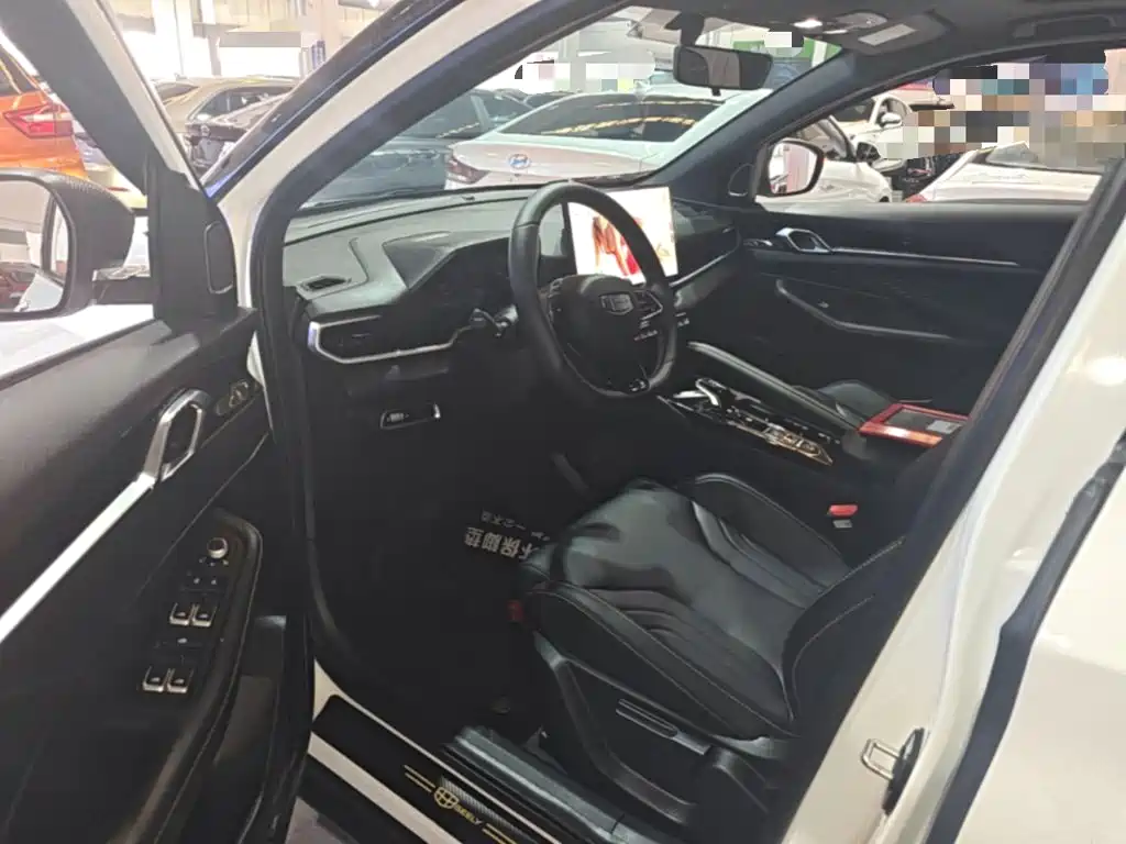 Geely Binyue — миниатюра 16