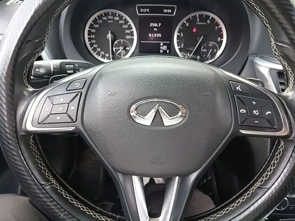 Infiniti QX30 — миниатюра 11