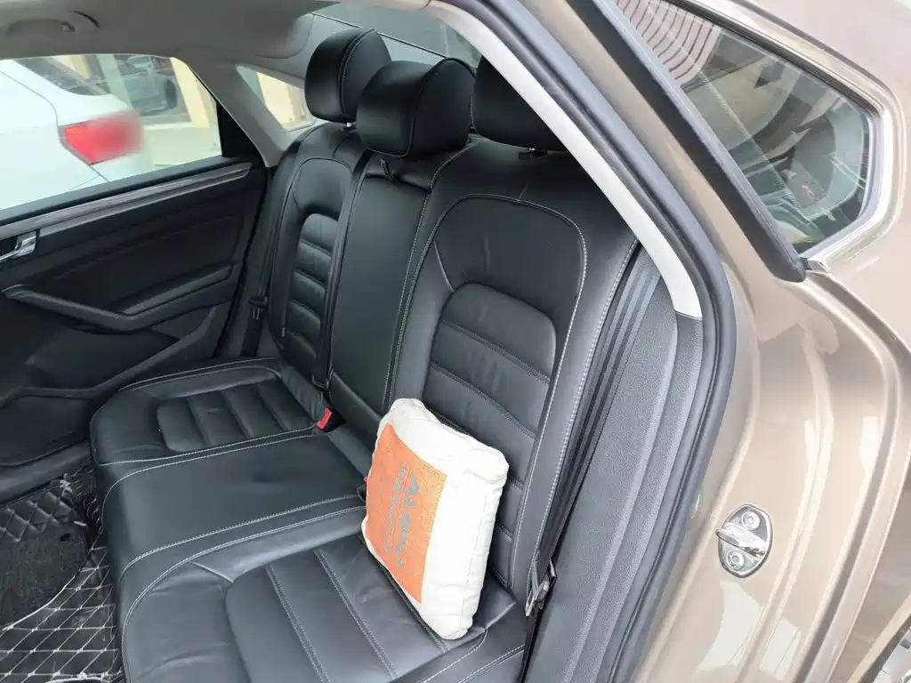 Volkswagen Passat — миниатюра 13