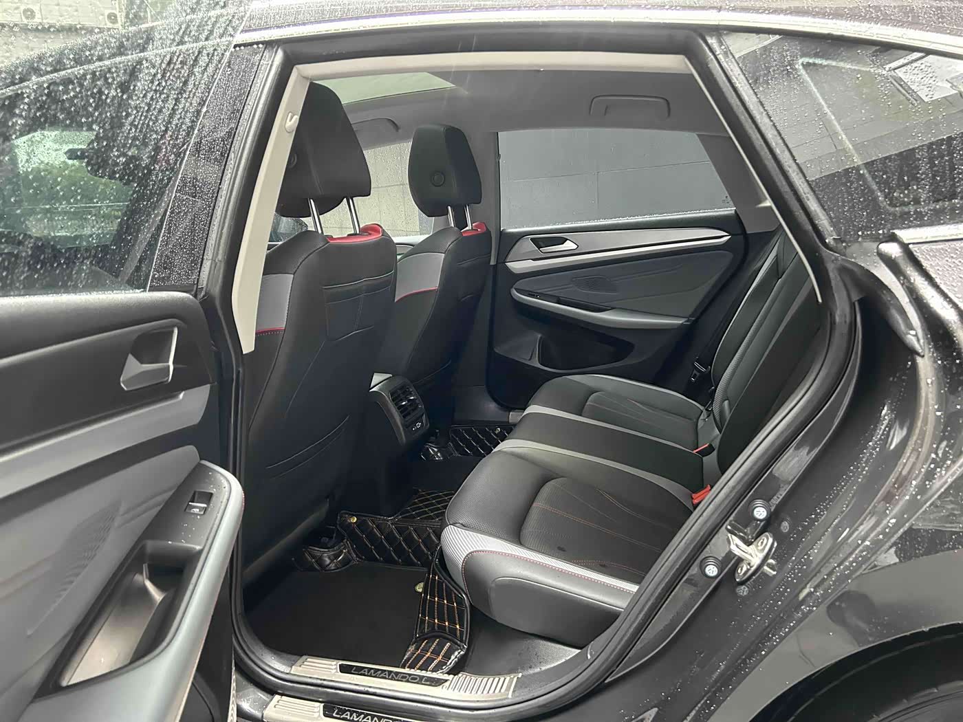 Honda Life 1.4 л 2024 г. Серебристо-серый, пробег 36000 км