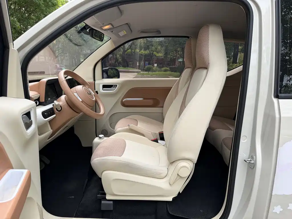 Wuling MINIEV — миниатюра 4
