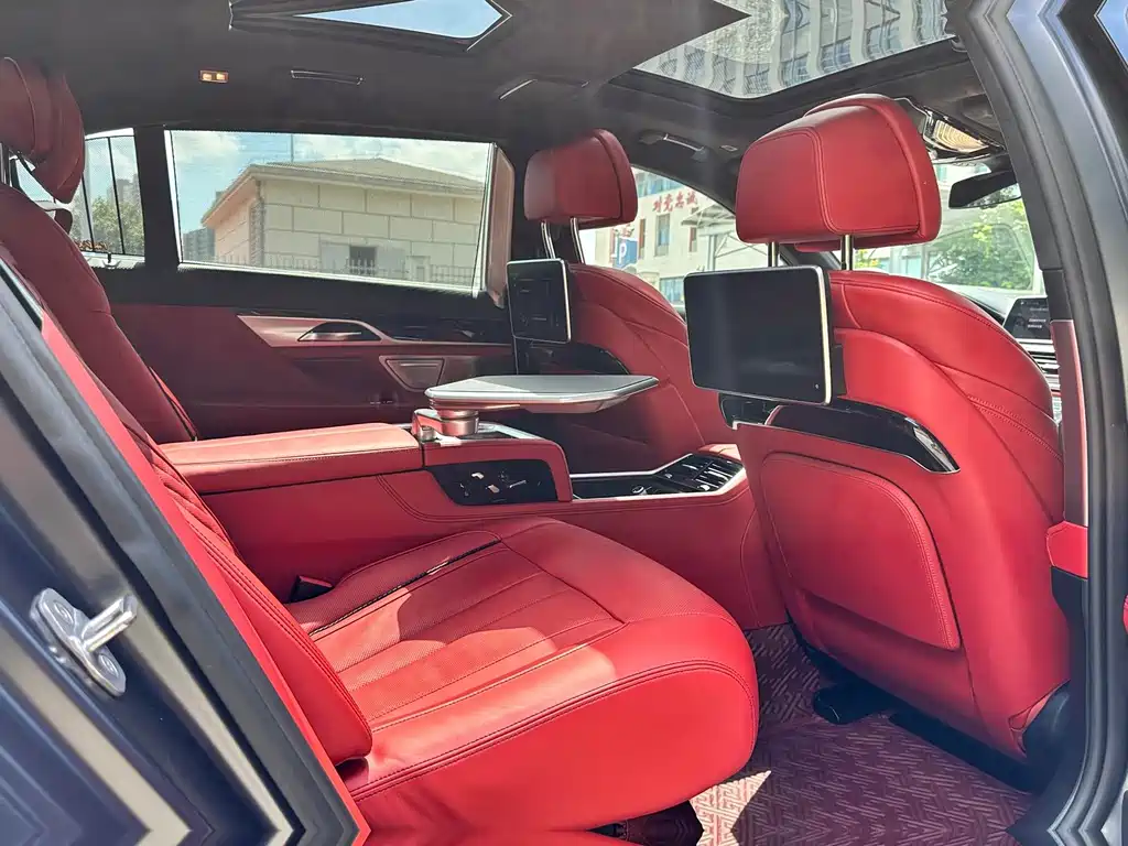BMW 7 Series — миниатюра 16