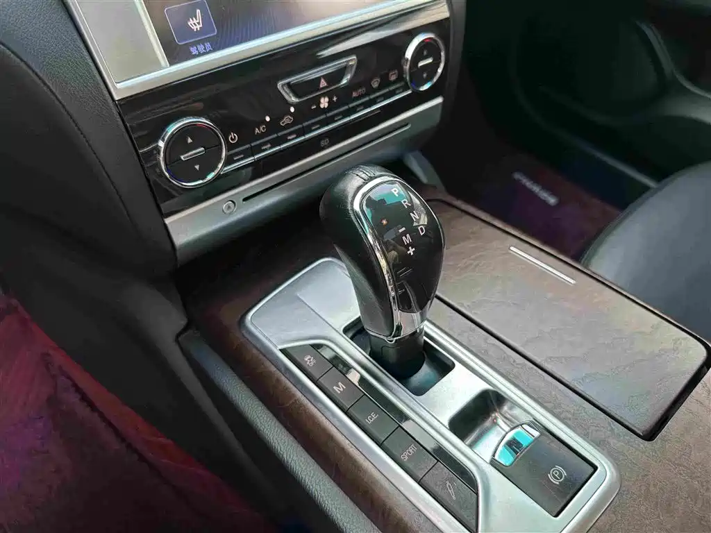 Maserati Quattroporte — миниатюра 14