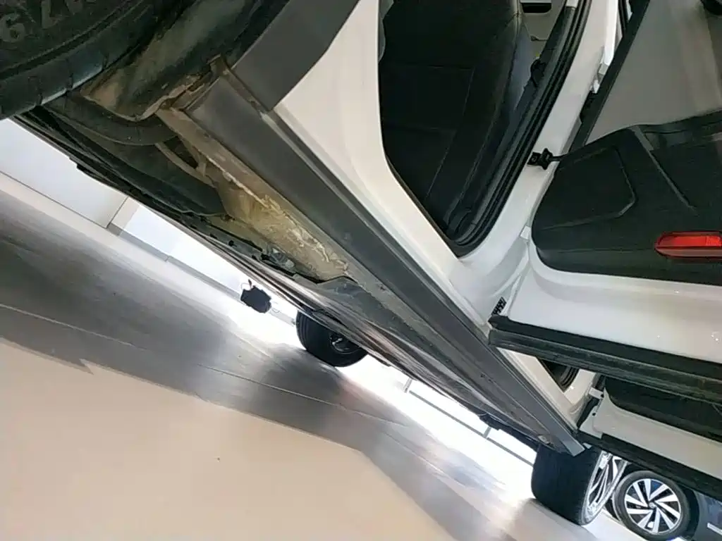 Volkswagen T-Roc — миниатюра 21