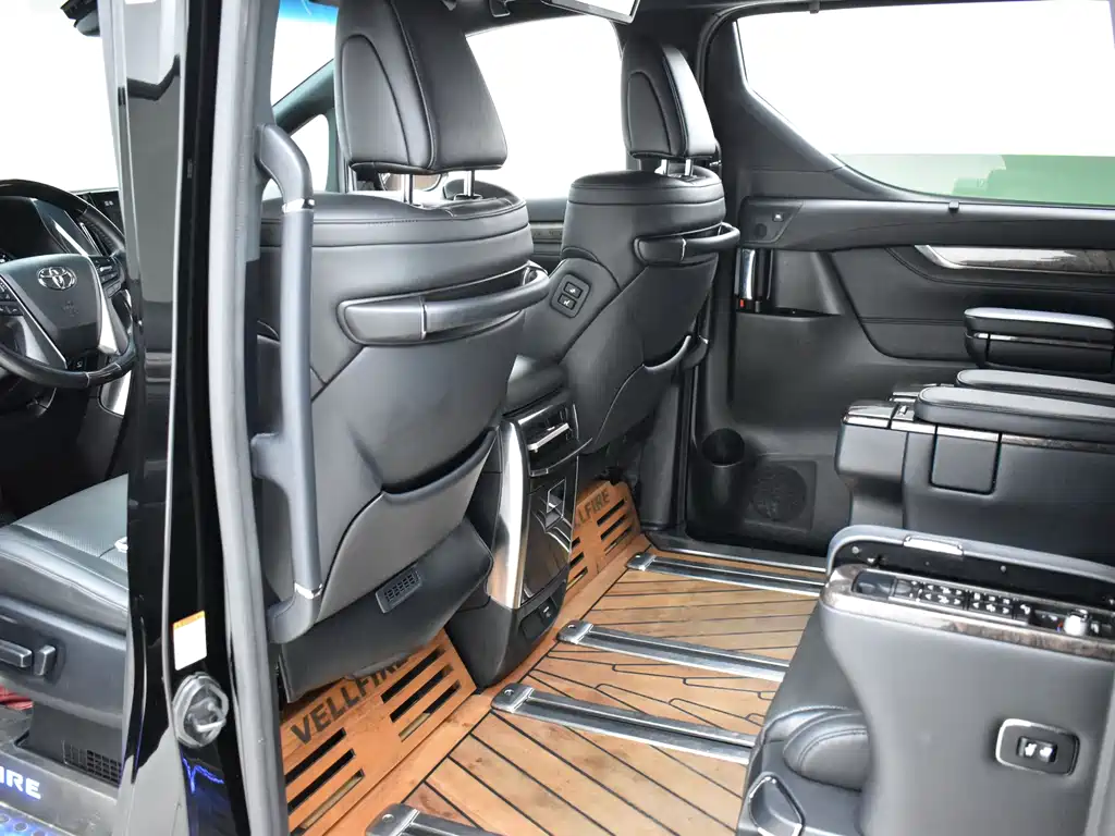Toyota Vellfire — миниатюра 22