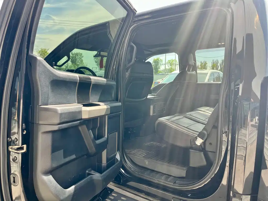 Ford F-150 Raptor — миниатюра 8