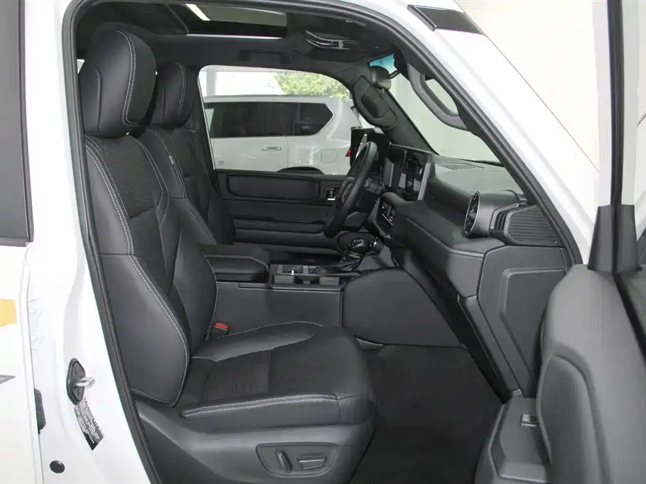 Toyota Land Cruiser Prado 2025 2.4T TX 5 мест