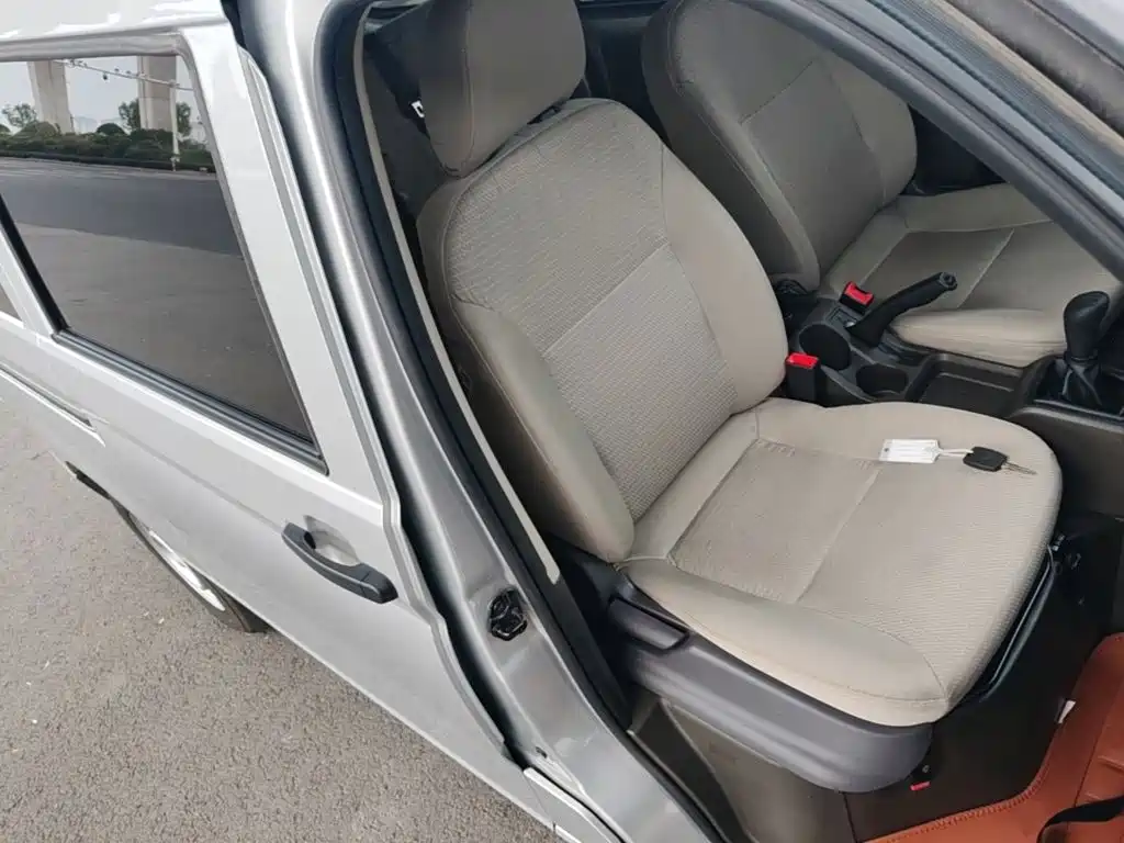 Wuling Rongguang S — миниатюра 25