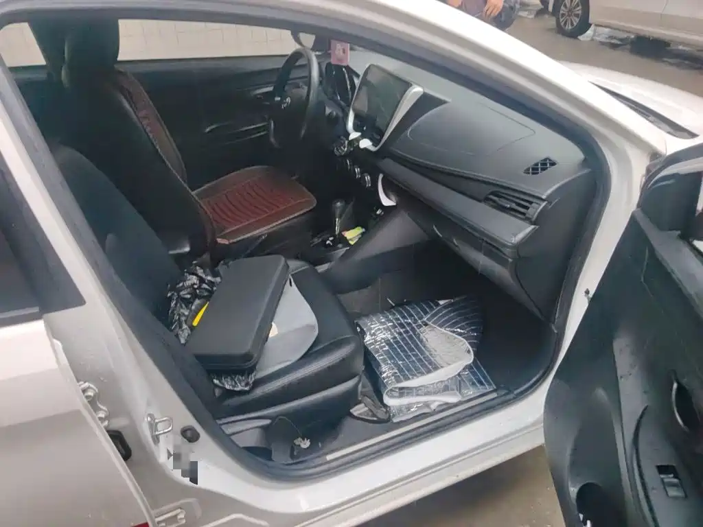 Toyota Yaris L — миниатюра 16