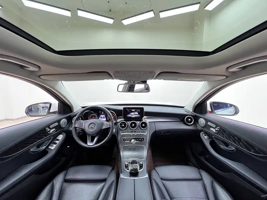 Mercedes-Benz C-Class — миниатюра 6