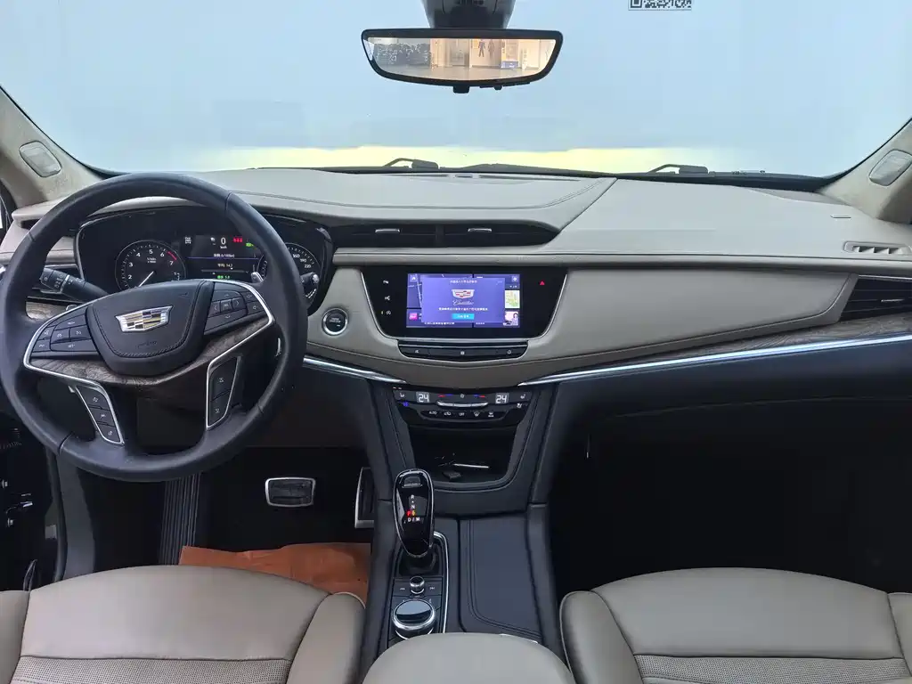 Cadillac XT5 - фото 11
