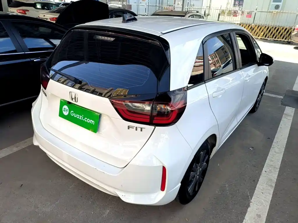 Honda Fit — миниатюра 7