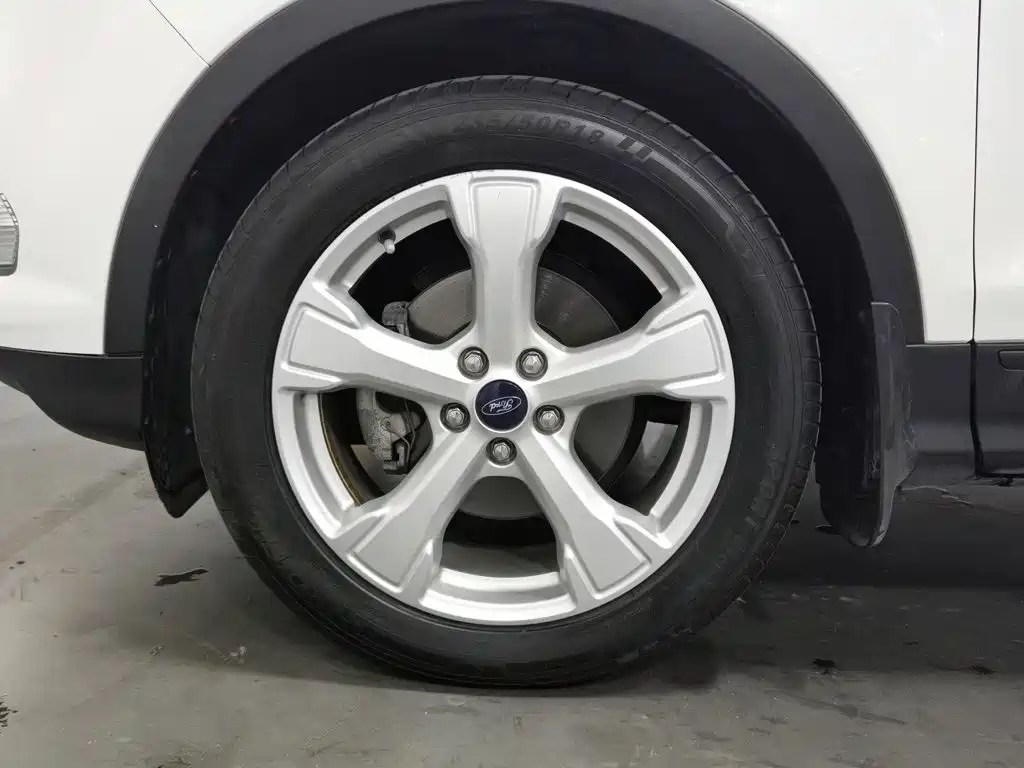 Ford Kuga — миниатюра 17