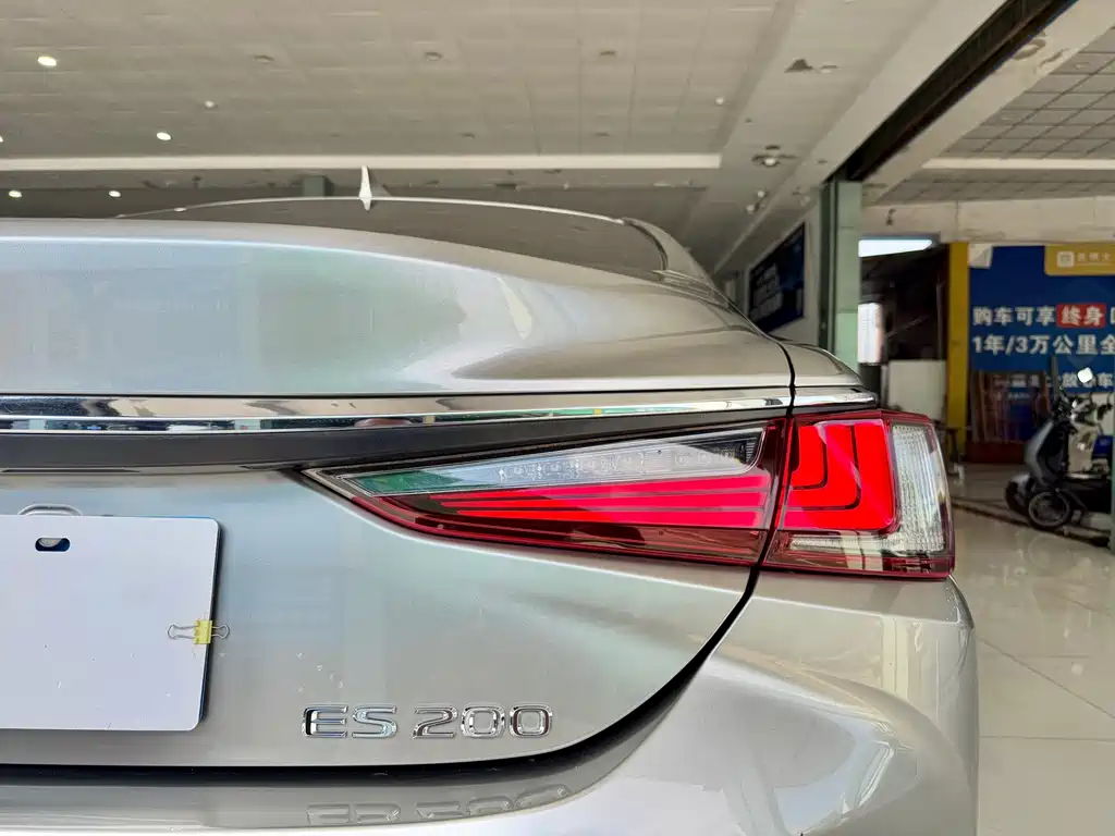 Lexus ES — миниатюра 13
