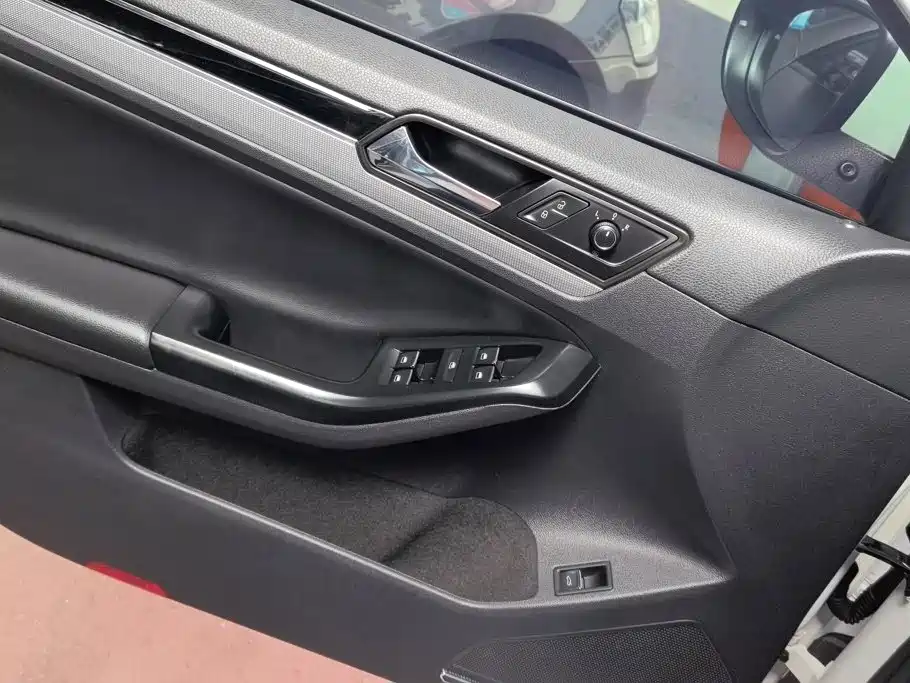 Volkswagen Sagitar — миниатюра 7