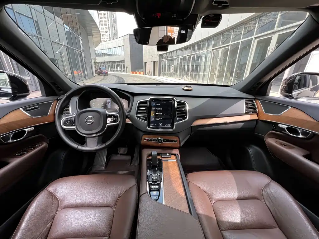 Volvo XC90 — миниатюра 5