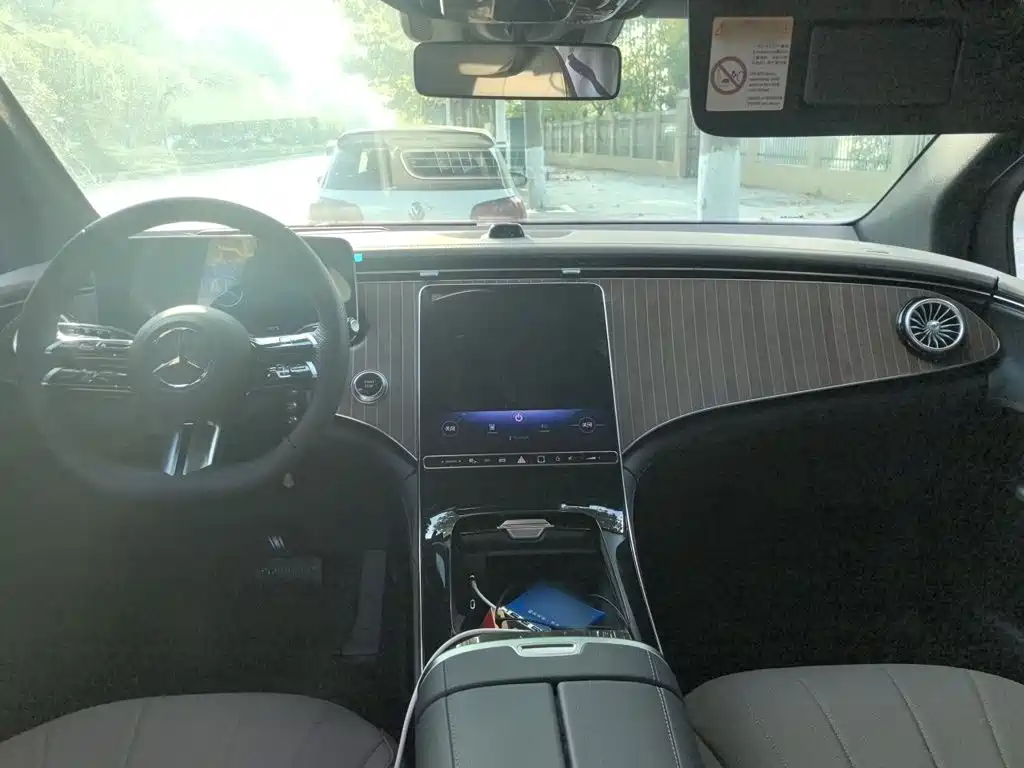 Mercedes-Benz EQE SUV — миниатюра 5