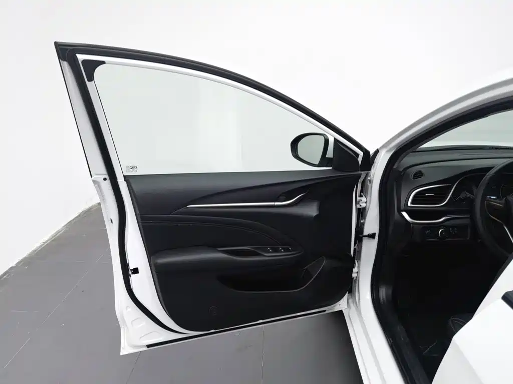Buick Excelle — миниатюра 8