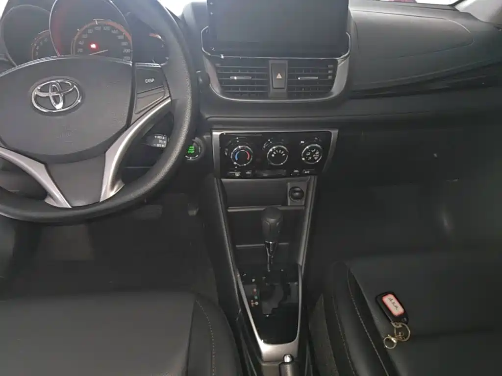 Toyota Yaris L — миниатюра 13