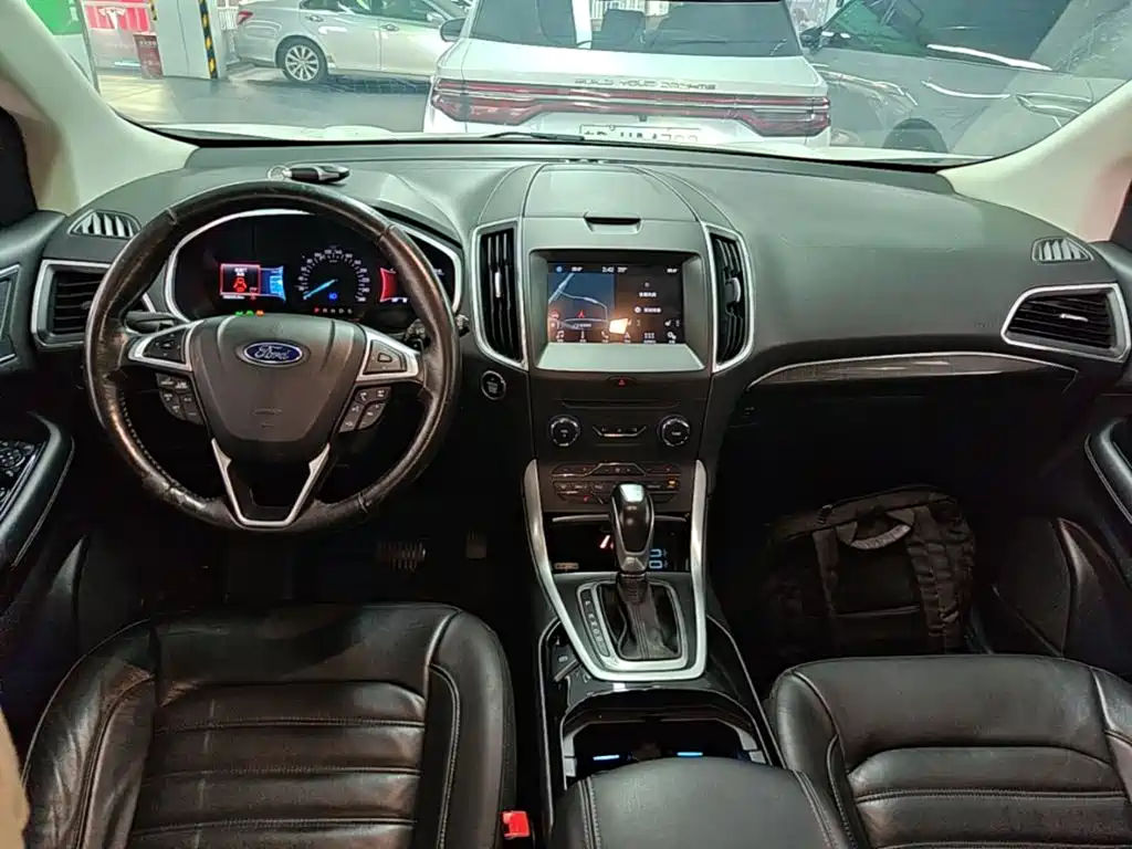 Ford Edge — миниатюра 10
