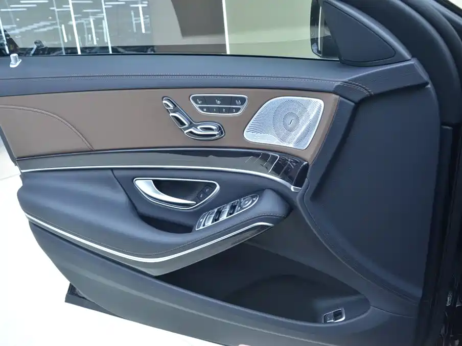 Mercedes-Benz S-Class — миниатюра 6