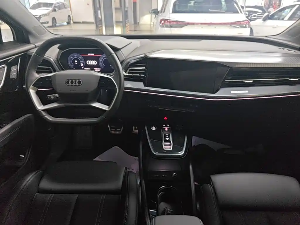 Audi Q4 e-tron — миниатюра 10