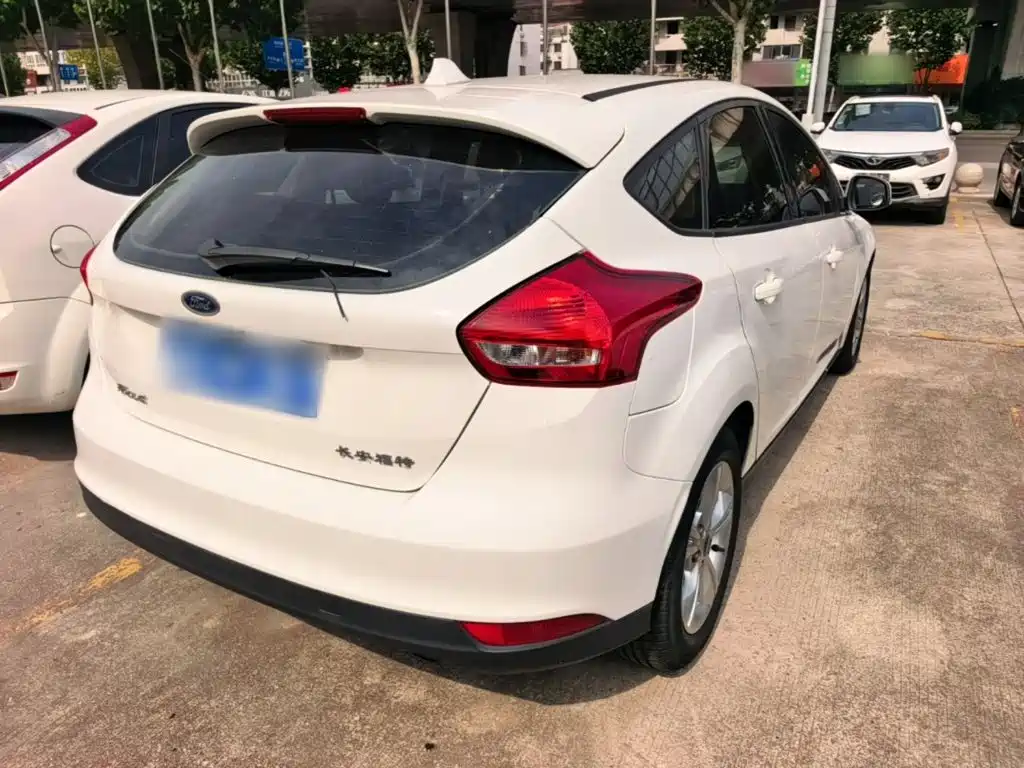 Ford Focus — миниатюра 7