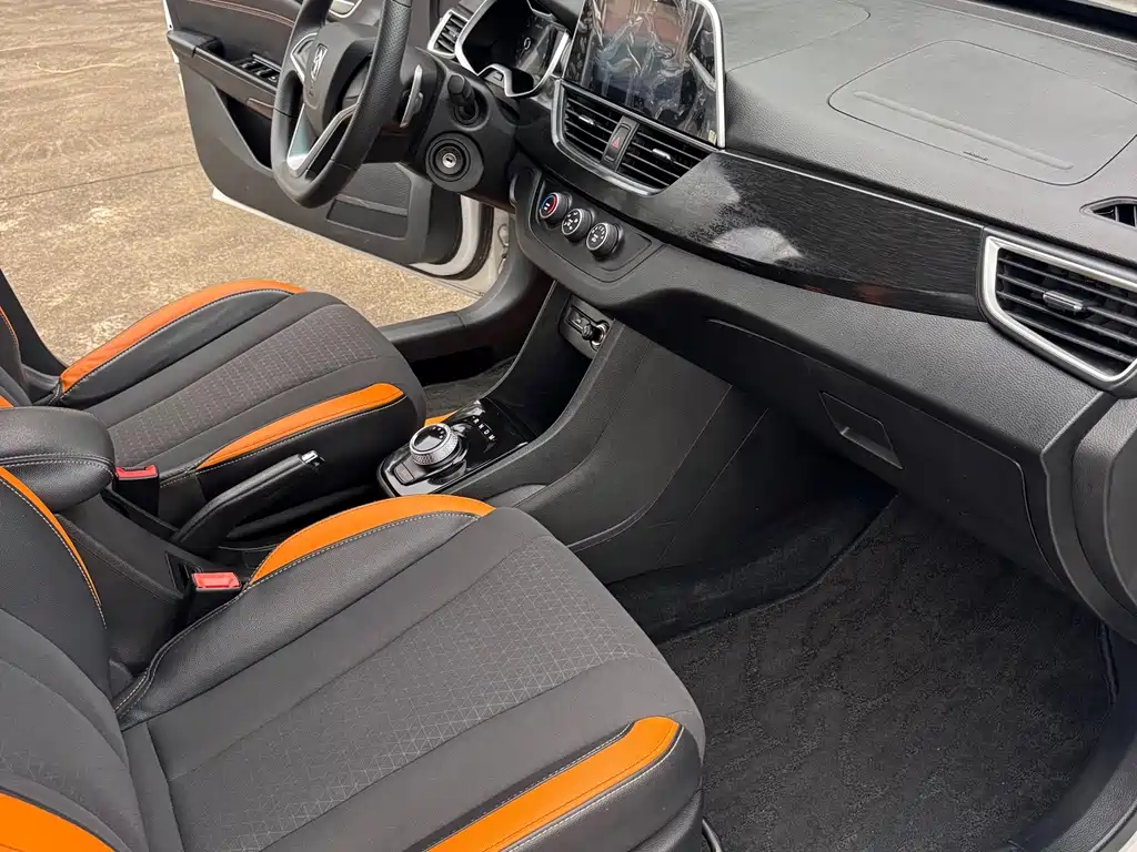 Baojun 310 — миниатюра 9