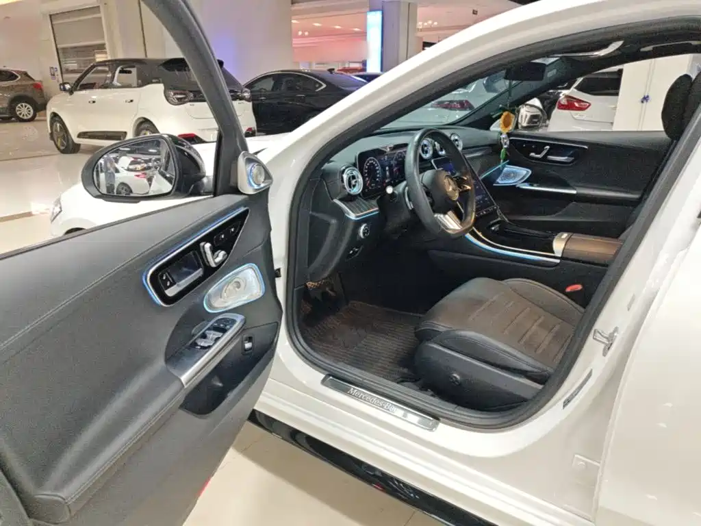Mercedes-Benz C-Class — миниатюра 16