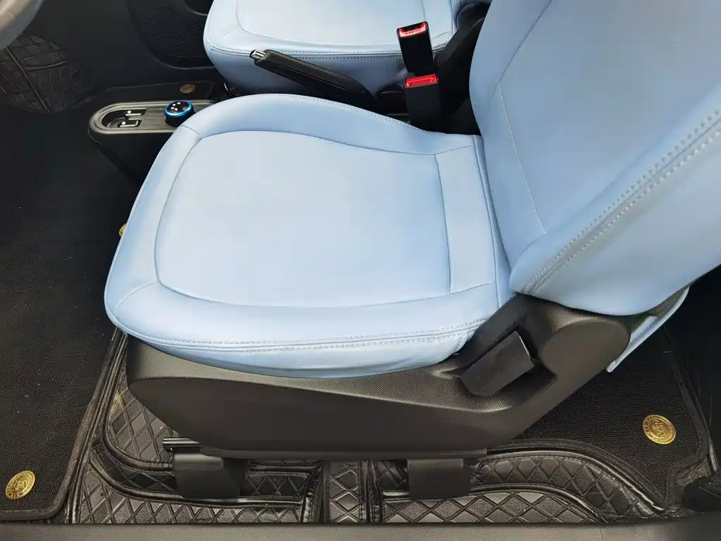 Wuling MINIEV — миниатюра 20