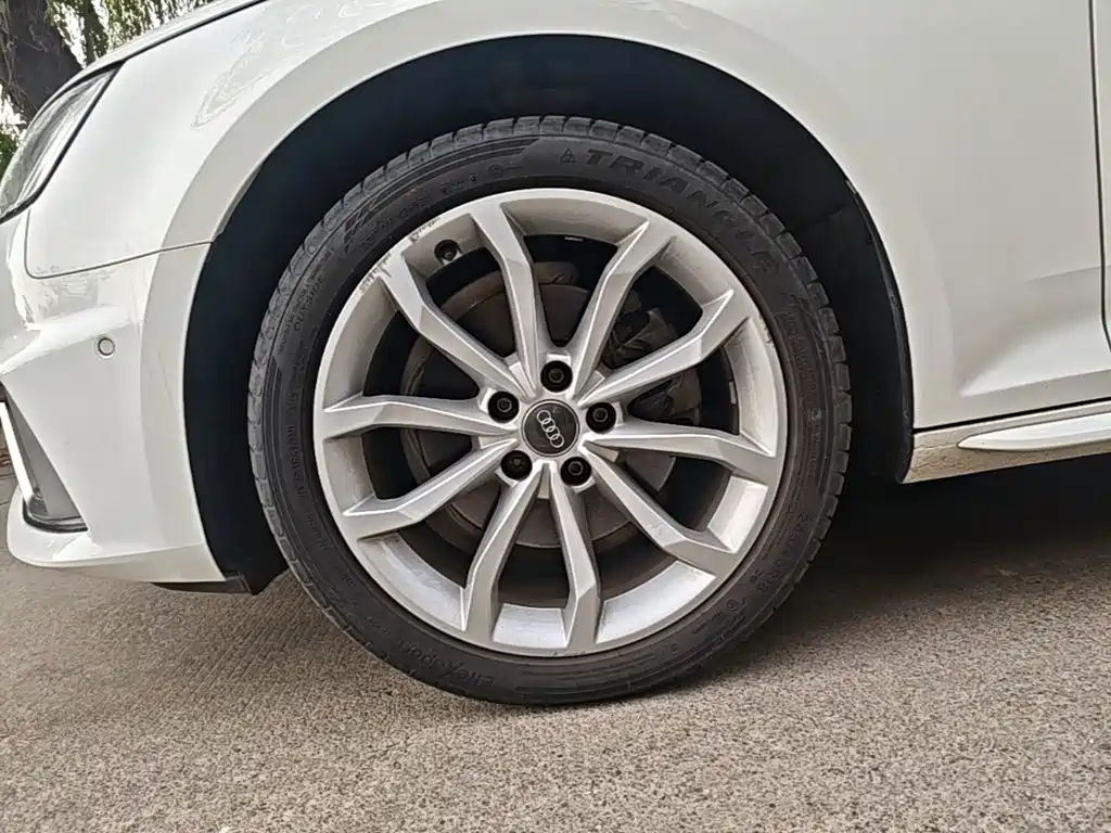 Audi A4L — миниатюра 23